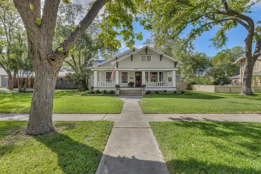 1806 S Main St, Georgetown, TX 78626 - #2