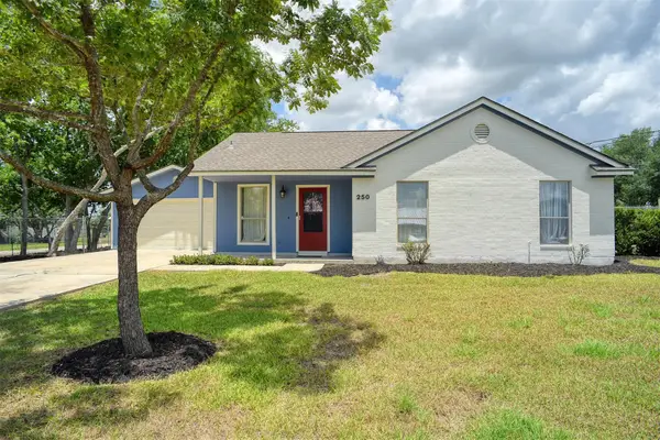 250 Shelley Ln, San Marcos, TX 78666