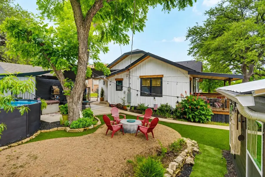 208 S Spring St, Lampasas, TX 76550 - #3
