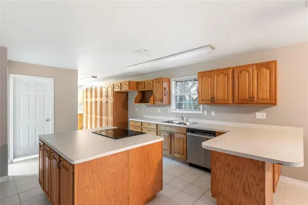 1050 Oak Grove Rd, Leander, TX 78641