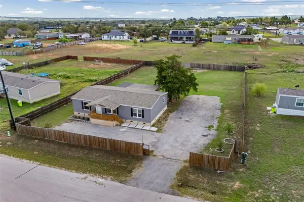 109 Zacate St, Elgin, TX 78621