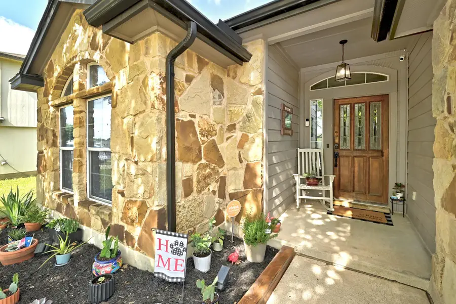 105 Lidell St, Hutto, TX 78634 - #2