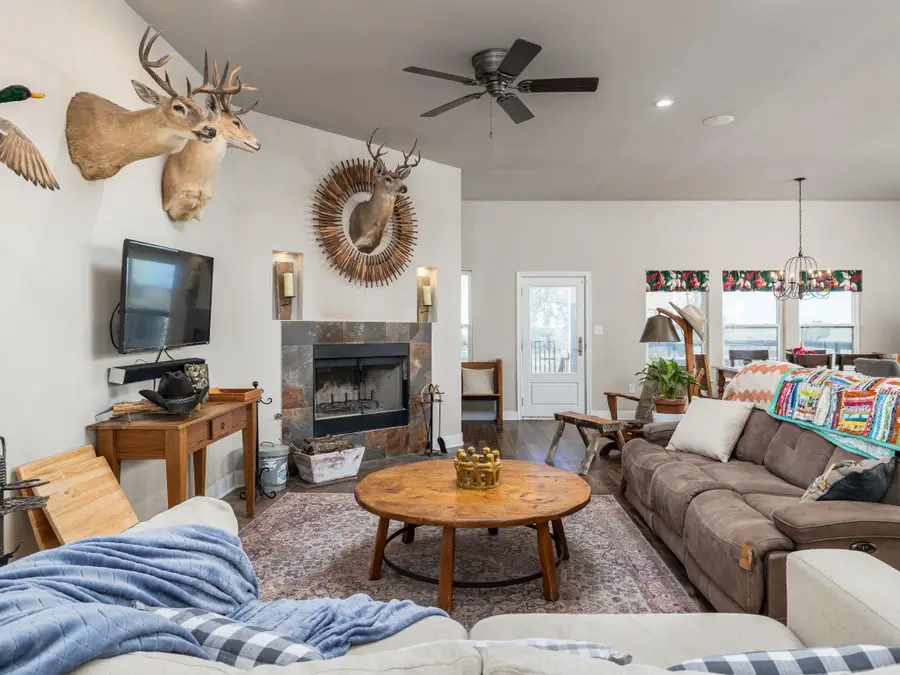 1150 County Road 432, Taylor, TX 76574 - Image #2