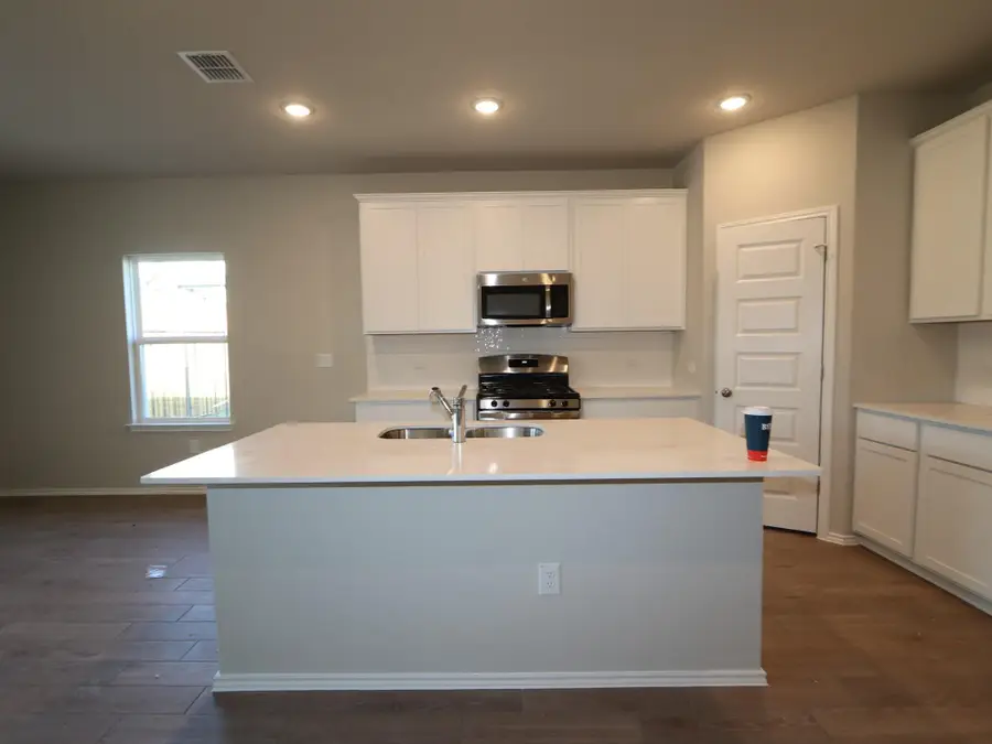 4501 Bridal Veil Dr, Austin, TX 78747 - Image #2