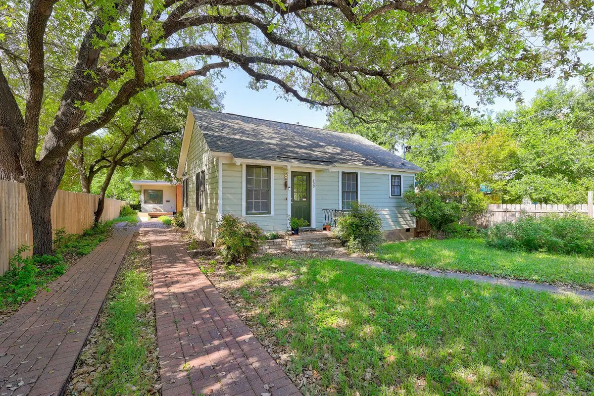 809 E 44th St, Austin, TX 78751 - #1