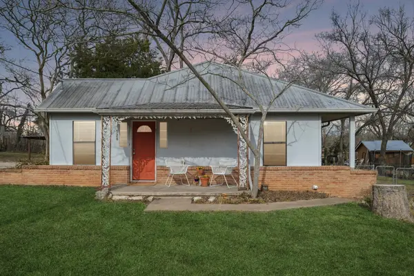 528 Old Mcdade Rd, Elgin, TX 78621