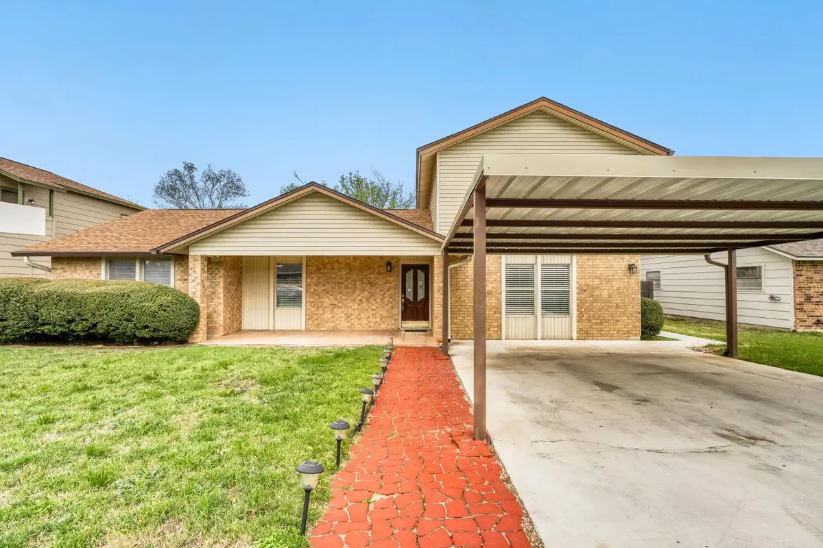 3902 Hillside Dr, Round Rock, TX 78681 - #1