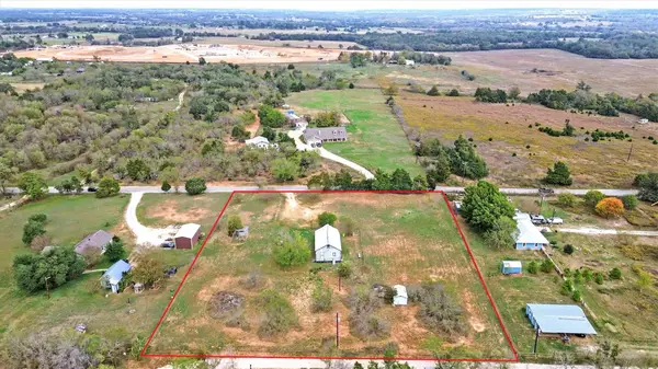 163 Lower Elgin Rd, Elgin, TX 78621