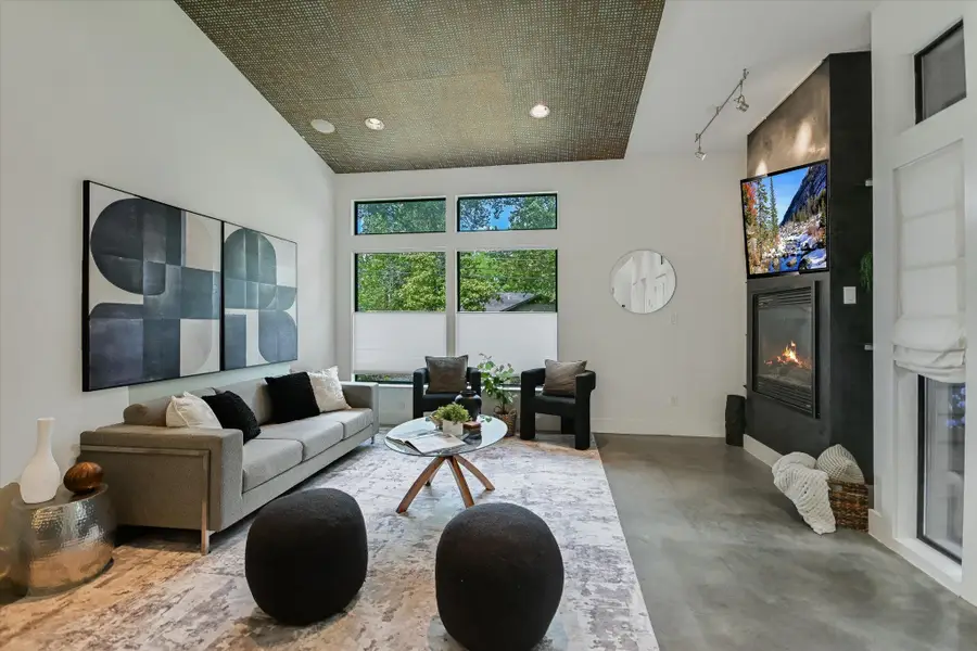 613 W Johanna St, Austin, TX 78704 - #3
