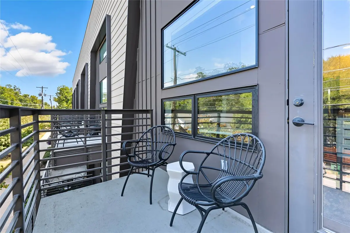 49 Navasota St #205, Austin, TX 78702 - #1