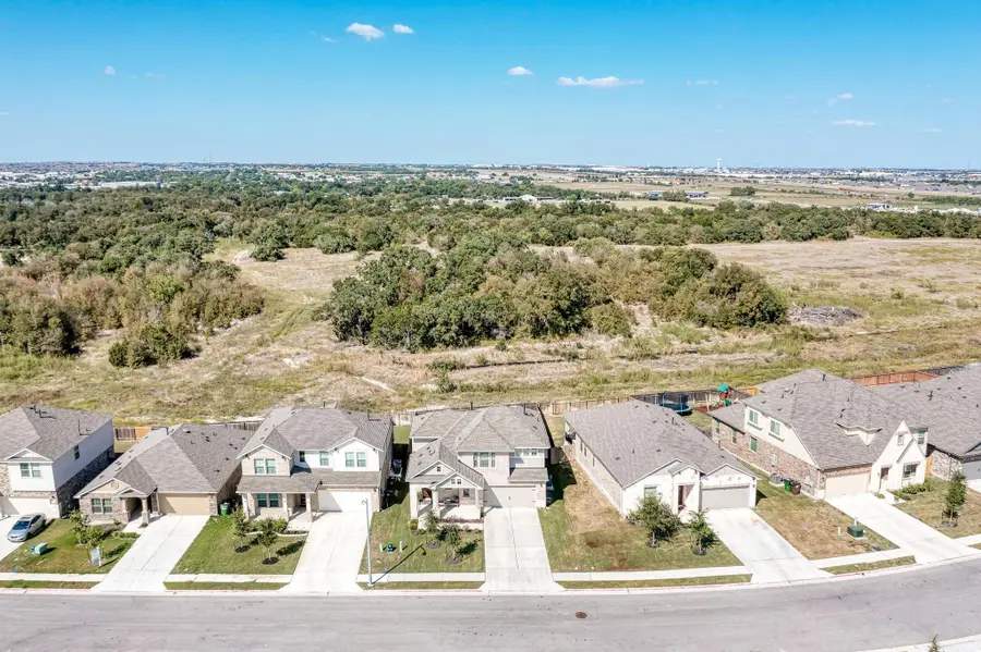 521 Elm Green St, Hutto, TX 78634 - Image #2
