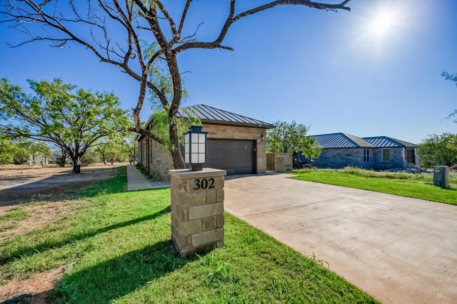 302 Parallel Cir, Horseshoe Bay, TX 78657 - #2