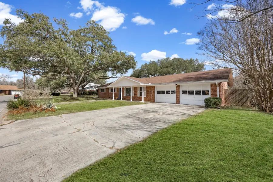 795 Vogel Dr, Lockhart, TX 78644 - #3