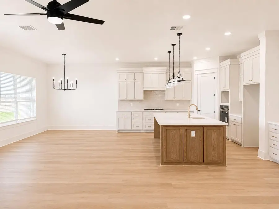 1614 Hunt Dr, Salado, TX 76571 - #2