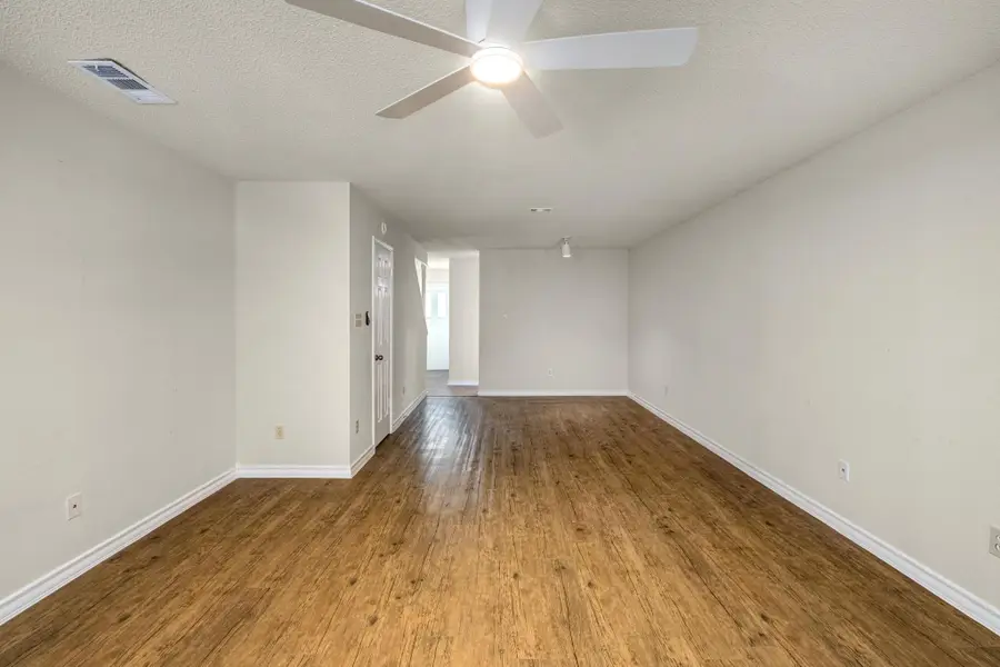 1404 Norwalk Ln #206, Austin, TX 78703 - #3