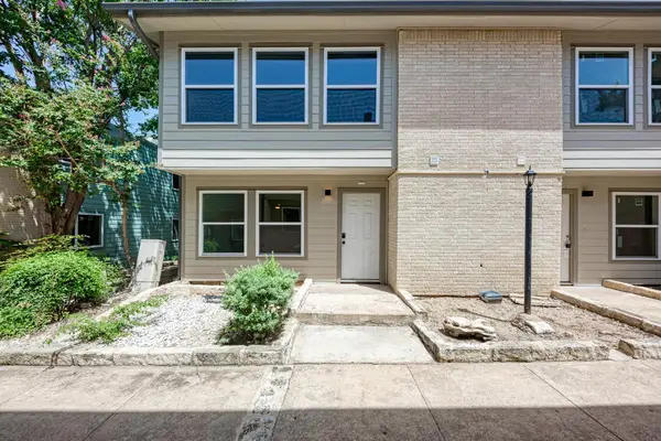 2124 Burton Dr #136, Austin, TX 78741