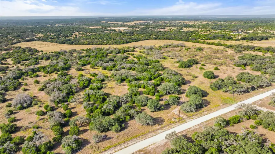 257 W Rolling Oaks Dr, Goldthwaite, TX 78644 - Image #2