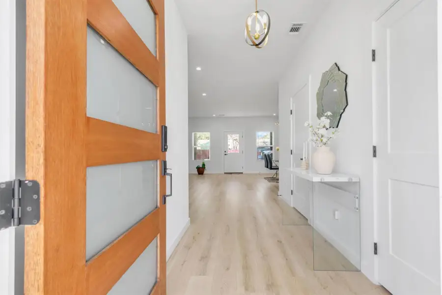 2307 Lathan Ln, Taylor, TX 76574 - #3