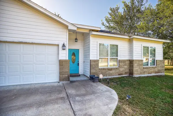 225 Waikakaaua Dr, Bastrop, TX 78602