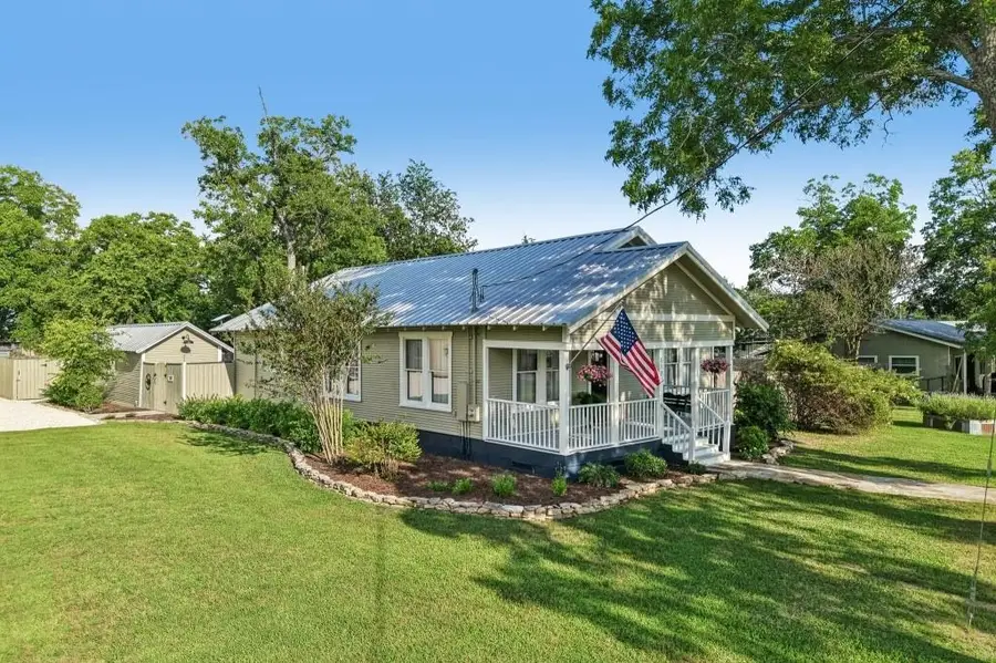 117 N Main St, Paige, TX 78659 - #3
