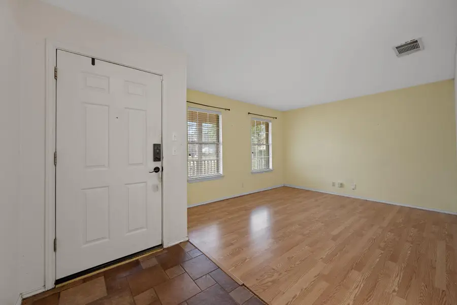 106 Bennett Cv, Hutto, TX 78634 - #3