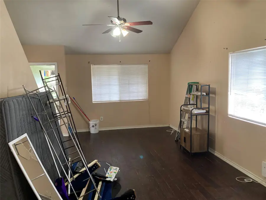 5415 Walnut Grove Dr, Austin, TX 78744 - #3