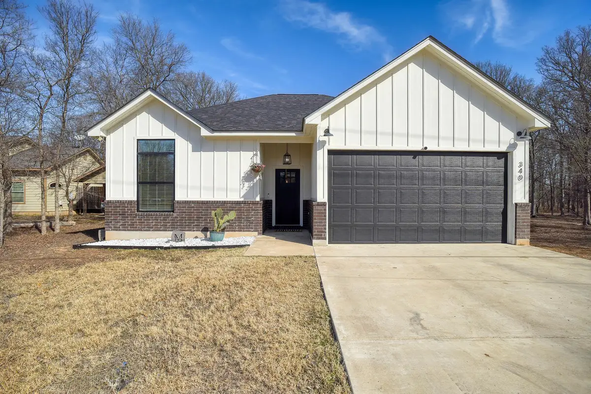 338 W Keanahalululu Ln, Bastrop, TX 78602 - #1