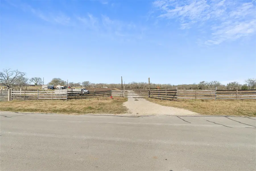 346 Village Cv, Dale, TX 78616 - #3