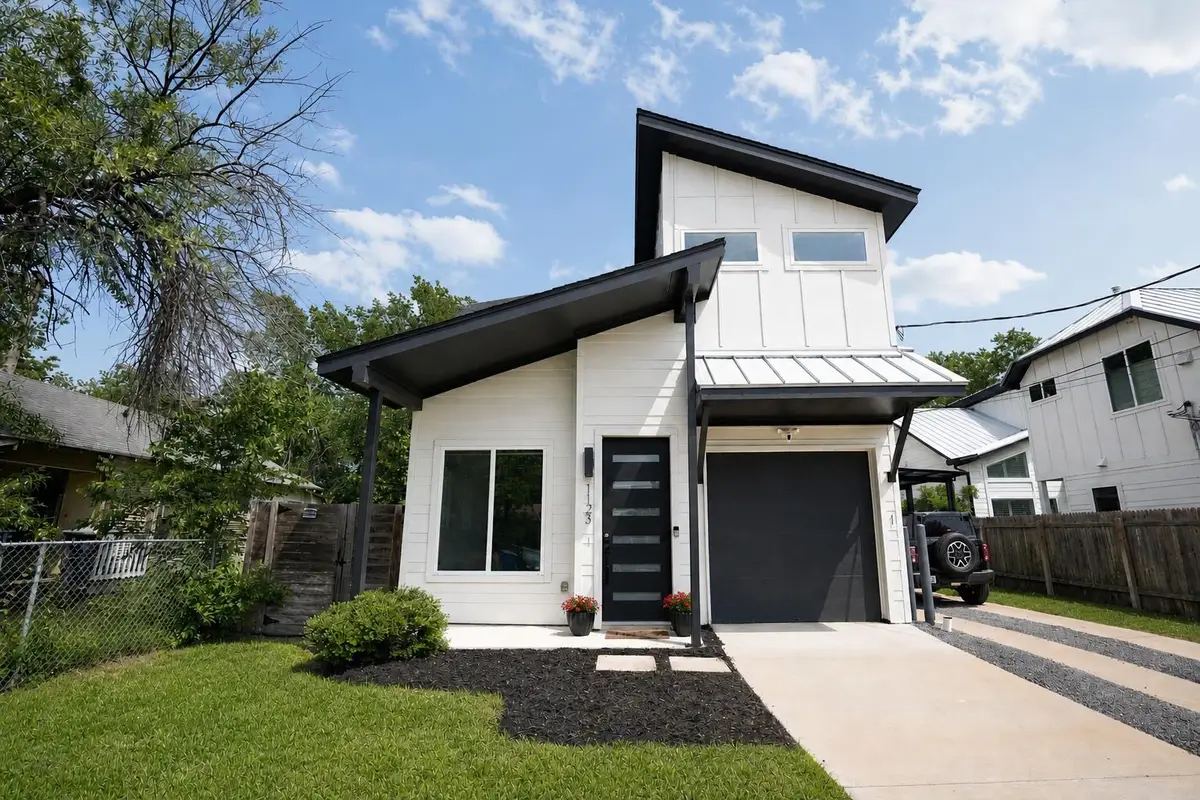 1123 Omega Ave #1, Austin, TX 78721 - #1
