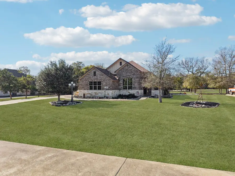 142 Abamillo Dr, Bastrop, TX 78602 - Image #2