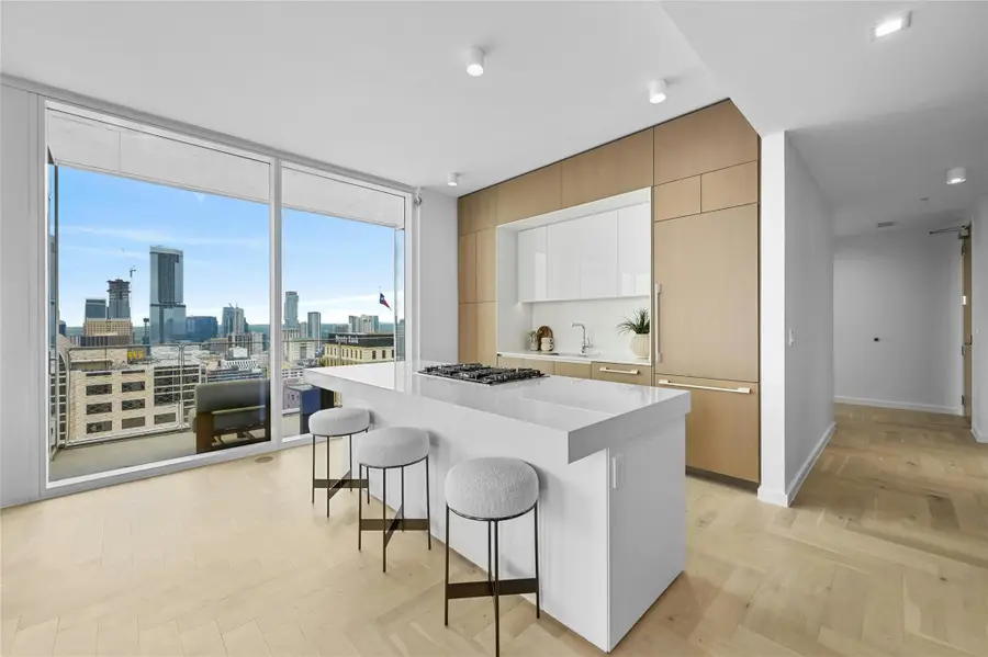 313 W 17th St #1807, Austin, TX 78701 - Image #2