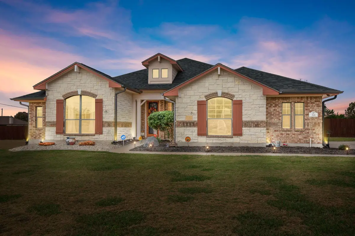 201 N Rawhide Trl, Liberty Hill, TX 78642 - Image #1