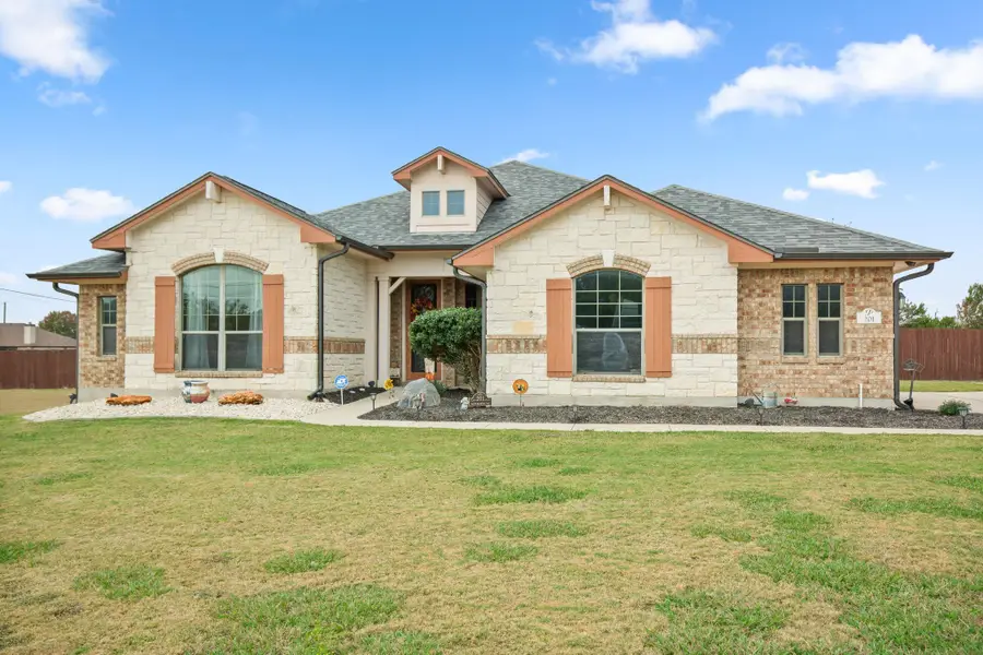 201 N Rawhide Trl, Liberty Hill, TX 78642 - Image #3