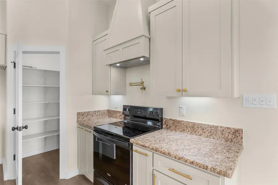 7349 Tiff Nicole Ln, Von Ormy, TX 78073 - Image #2