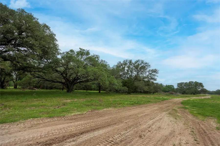 2570 Burke Rd, Flatonia, TX 78941 - #2