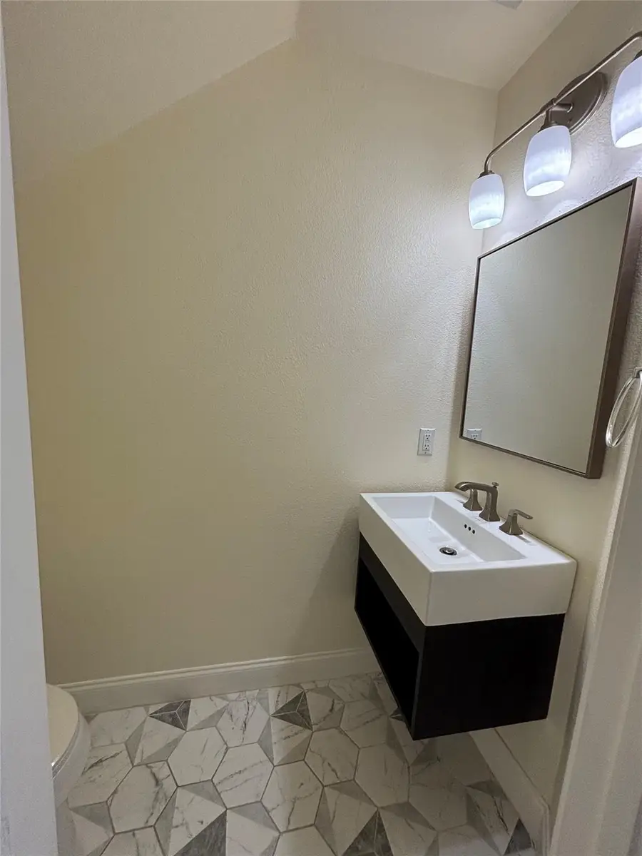 4717 Lake Champlain Ln #167, Austin, TX 78754 - Image #3