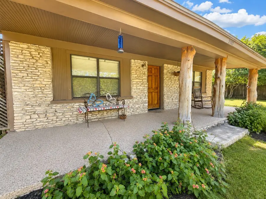 2107 Saratoga Dr, Austin, TX 78733 - #2
