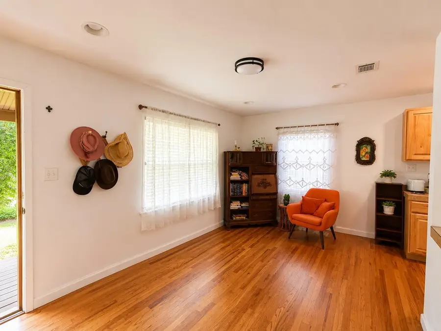2107 Saratoga Dr, Austin, TX 78733 - #3
