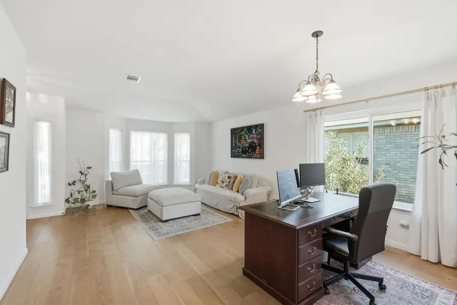 4505 Hoffman Dr, Austin, TX 78749 - Image #2