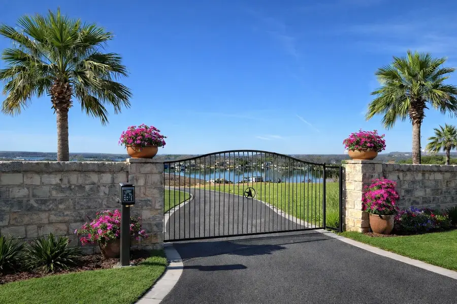 1534 Hill Top Dr, Granite Shoals, TX 78654 - Image #3