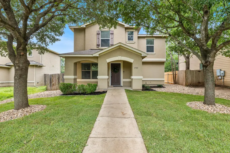 5705 Viewpoint Dr, Austin, TX 78744 - #3