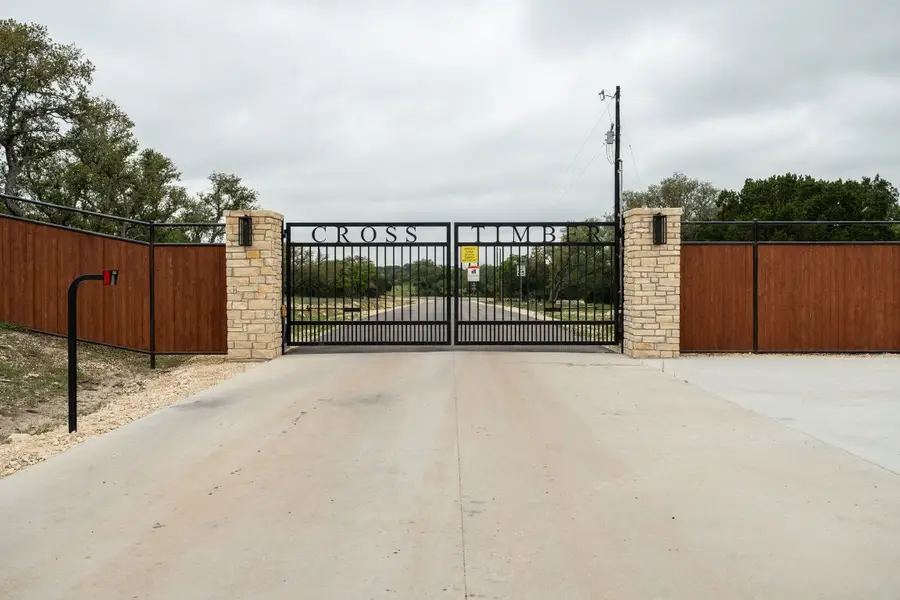 560 Heartleaf Dr, Lampasas, TX 76550 - Image #2