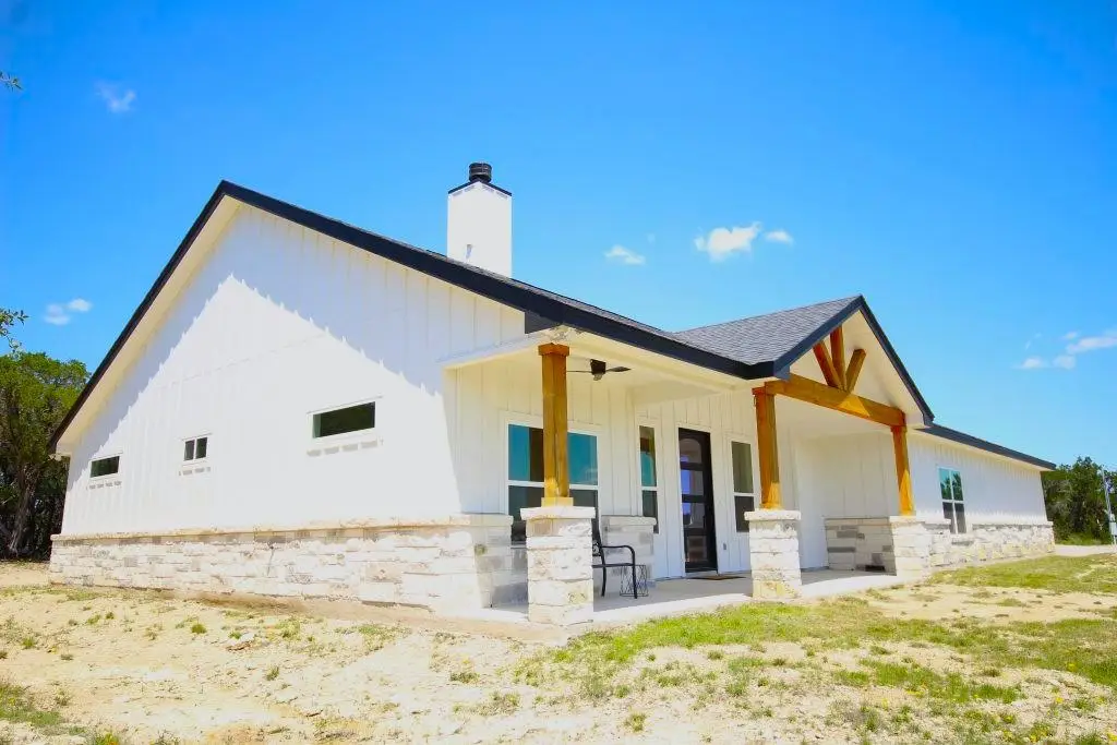 19920 Old Burnet Rd, Jonestown, TX 78645 - #1