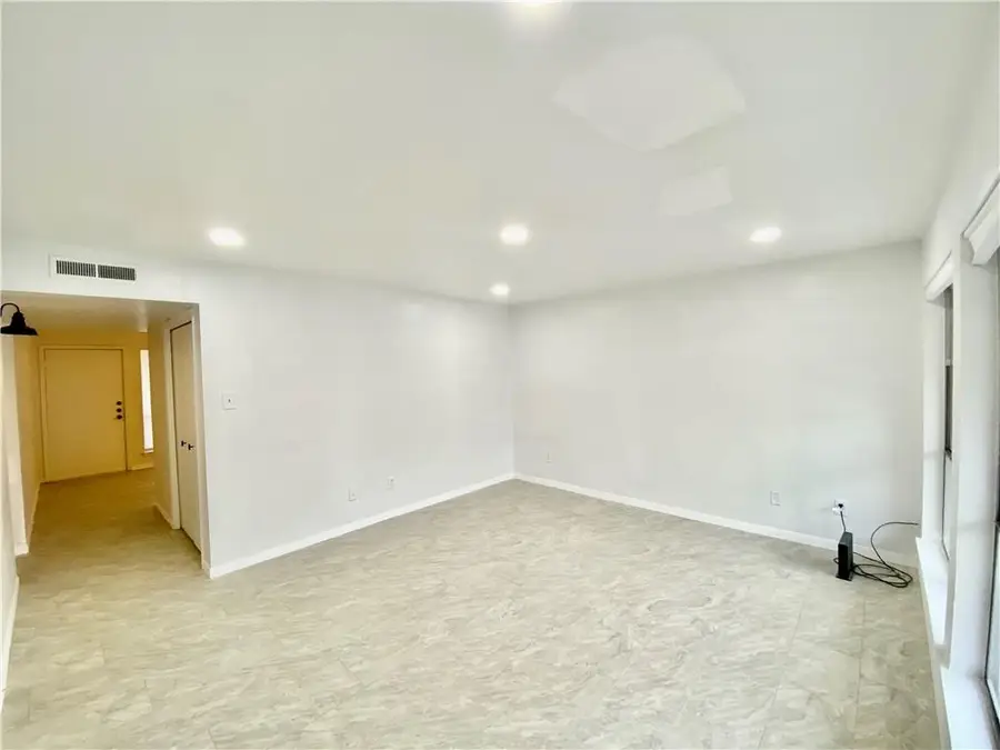 6910 Hart Ln #403, Austin, TX 78731 - #2