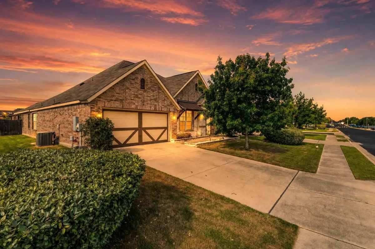 804 Farm House Dr, Hutto, TX 78634 - #1