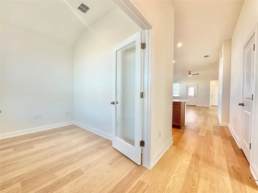 541 Porter Country Pkwy, Buda, TX 78610 - #2