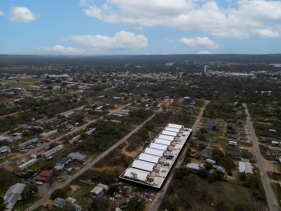 834 Waco St, Kingsland, TX 78639 - Image #2