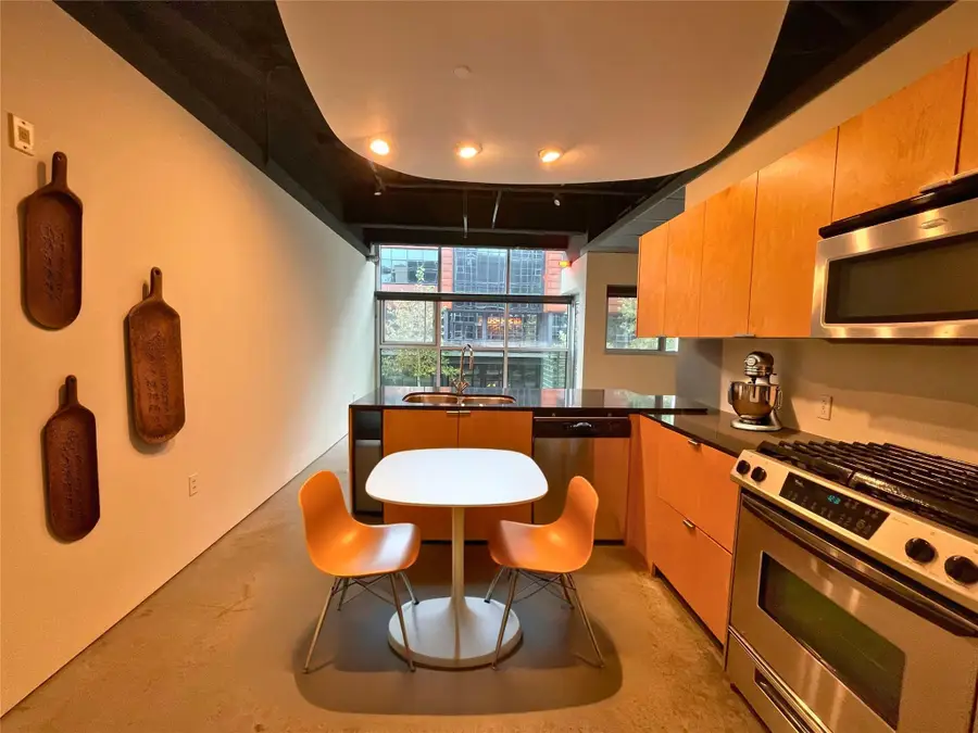 601 E Brushy St #204, Austin, TX 78702 - #3