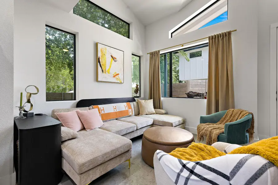 408 W Odell St #2, Austin, TX 78752 - #3