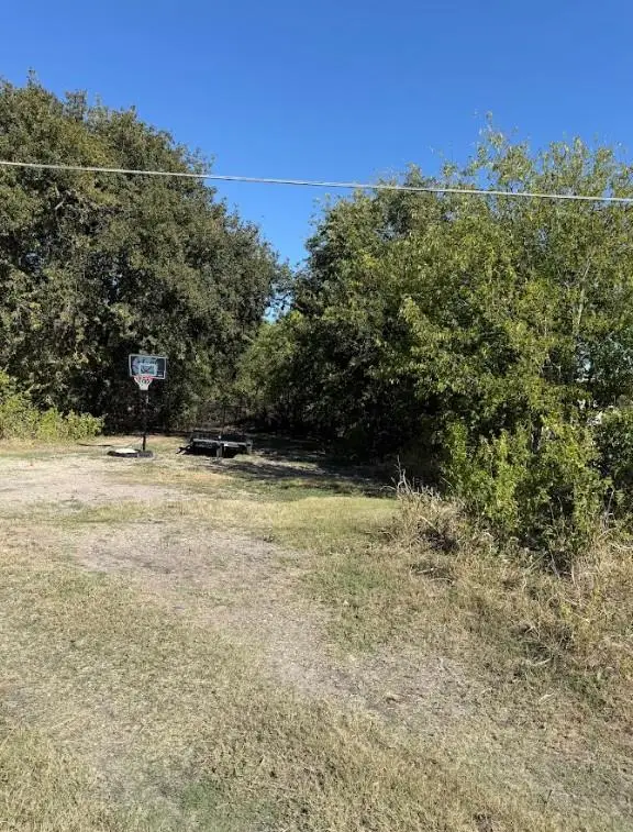 800 Arnold Dr, Bartlett, TX 76511 - #1